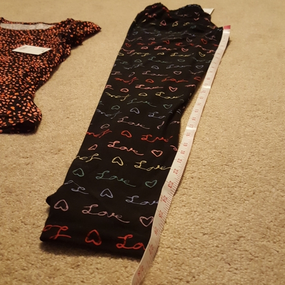 NWT Womens Apt. 9 heart shirt & leggings sz. S - Picture 7 of 8
